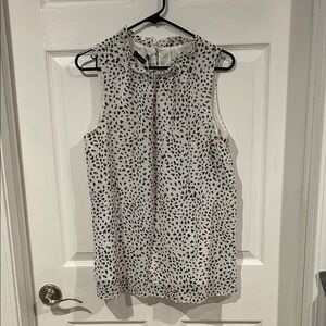 NEW Sleeveless Black and White Patterned Women's Top